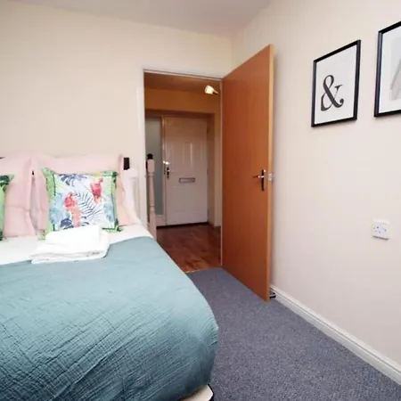 Ideal Centrally Located 2 Bed